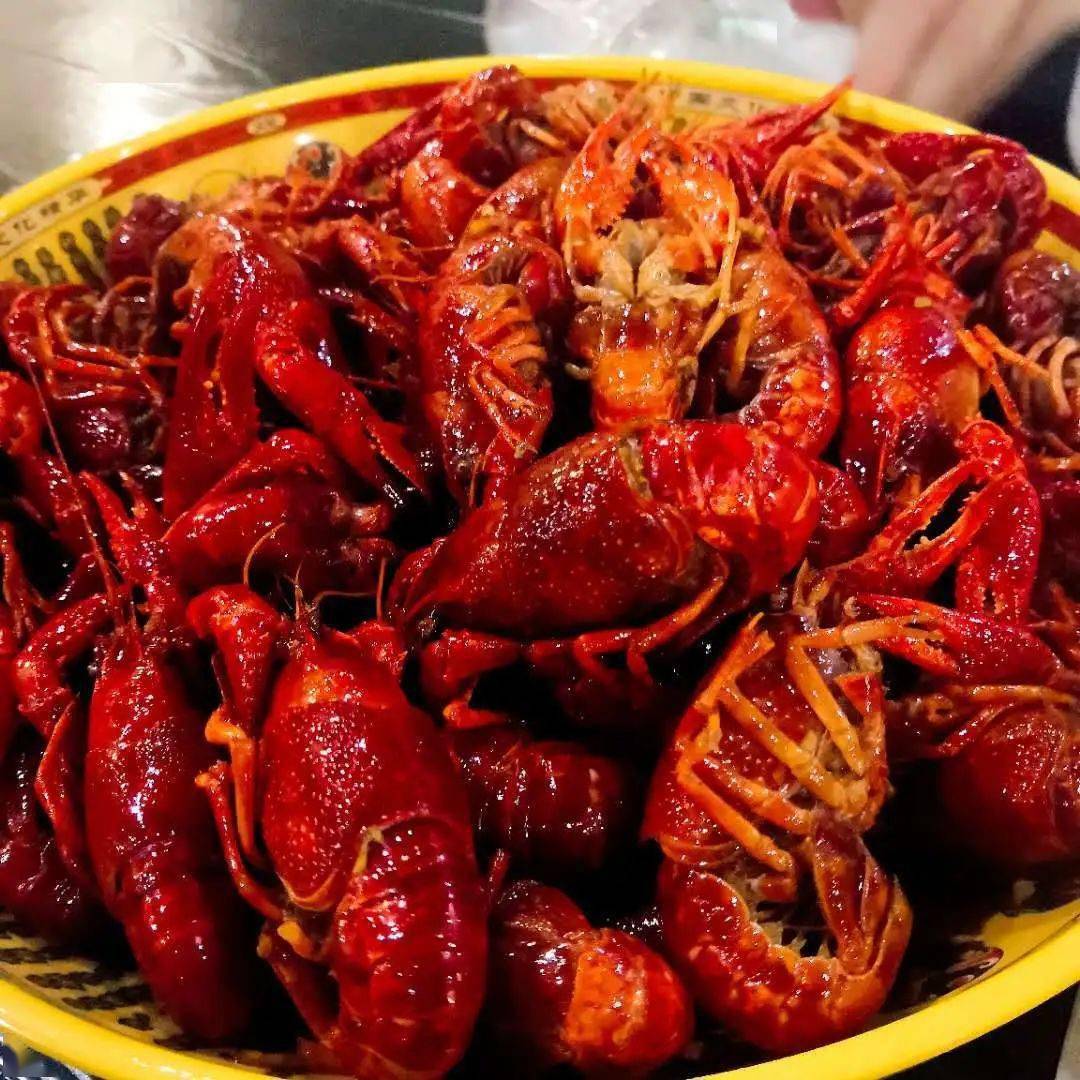 摆摊经济重启市井夜宵传奇,你的胃还好吗?