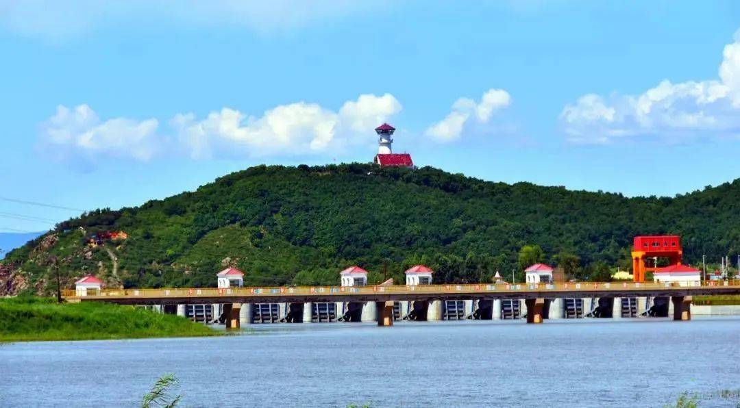 云游龙江体验赫哲风情就在同江市街津口赫哲族旅游区