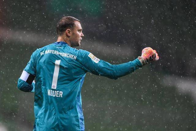 gif:诺伊尔飞身救险!拜仁继续领先不莱梅