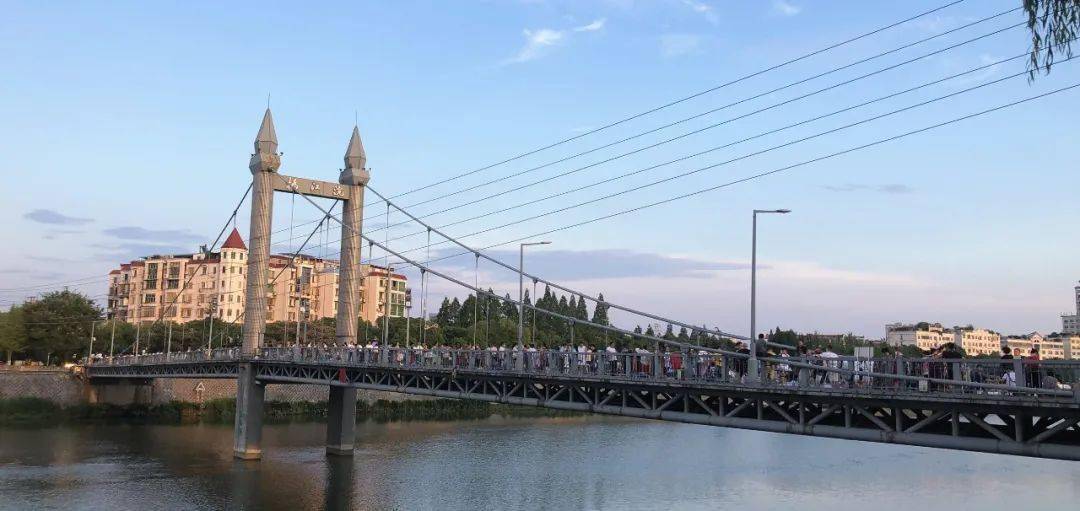 紧急叫停!诸暨这座桥被地摊挤满,有关部门紧急行动