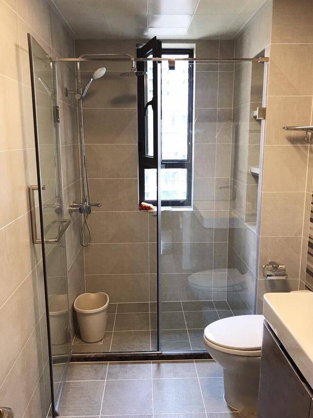 她家新房跟样板房一样漂亮,卫生间太喜欢了,真心羡慕,分享一下