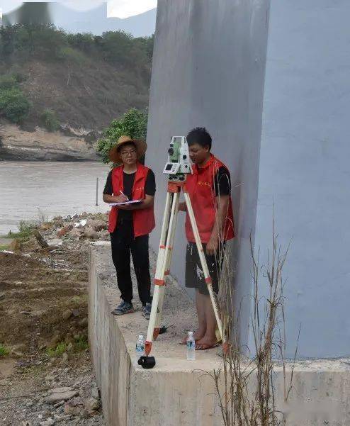 保山分局组织开展怒江干流应急监测断面测量工作