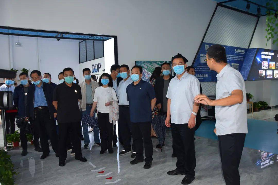 6月17日,蒲县政协主席张鹏,副主席李永剑带队的考察团深入我县考察