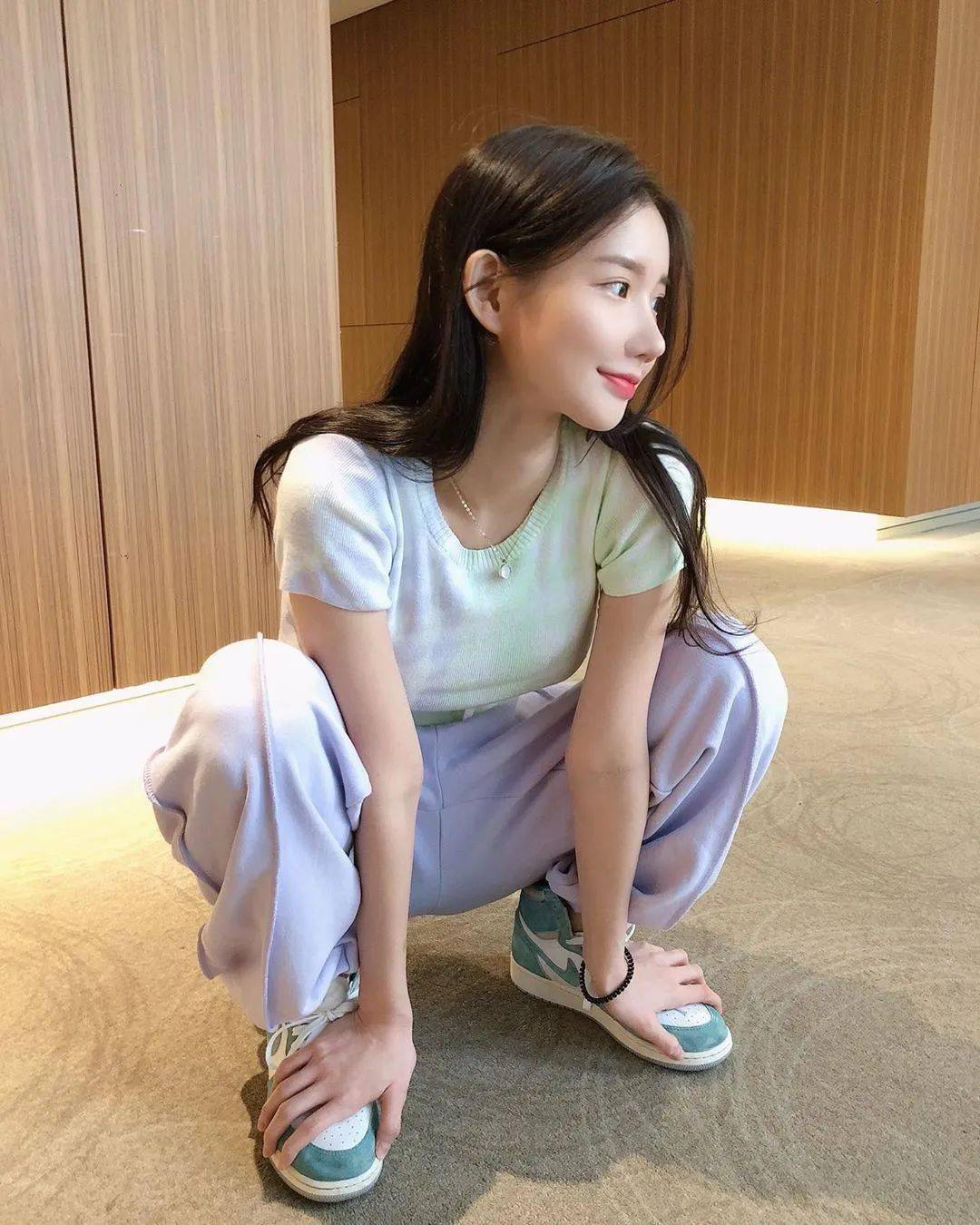 韩国「最顶球鞋女神」称号恐怕要被闺蜜抢走了!