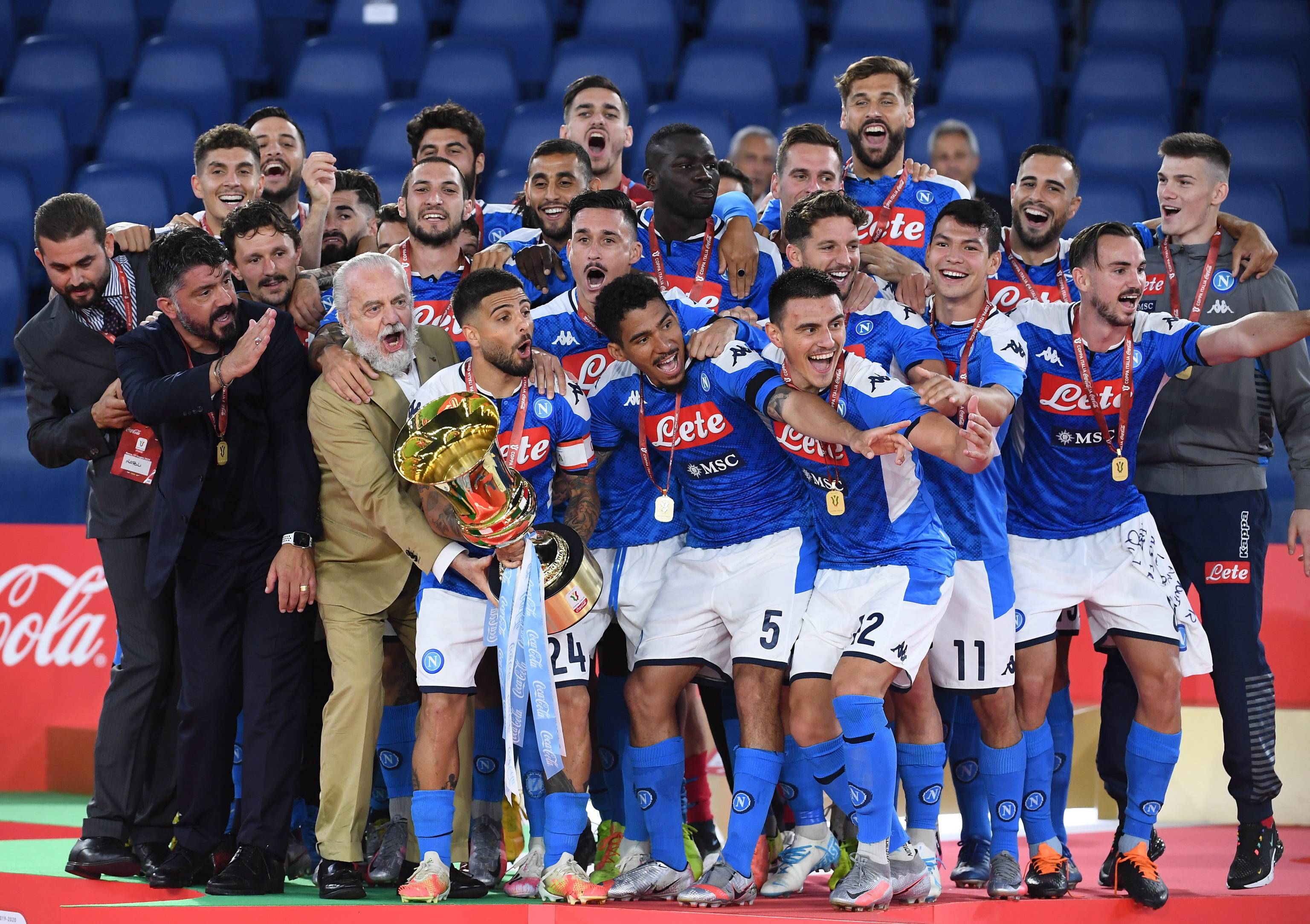 当日,在意大利罗马举行的2019-2020赛季意大利杯决赛中,那不勒斯队与