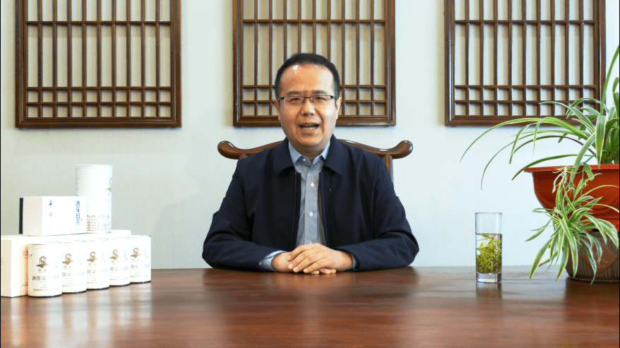 咸丰县副县长连庆推介了唐崖白茶~绿色食品宣传月-贫困地区产销对接