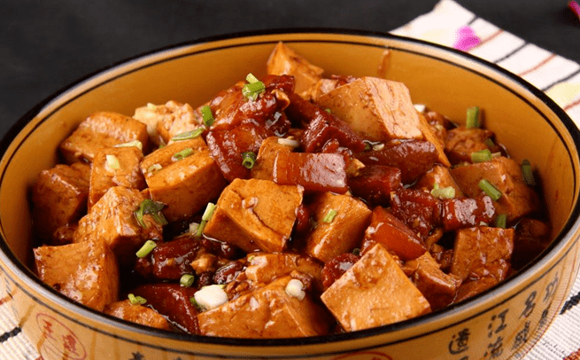 压锅老肉炖豆腐中午用餐送肘子或压锅老肉炖豆腐为了回报会员vip麻