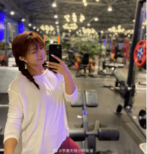 3年左右,长相甜美,身材强壮,是吉林农业大学的研究生,这位姑娘叫李硕