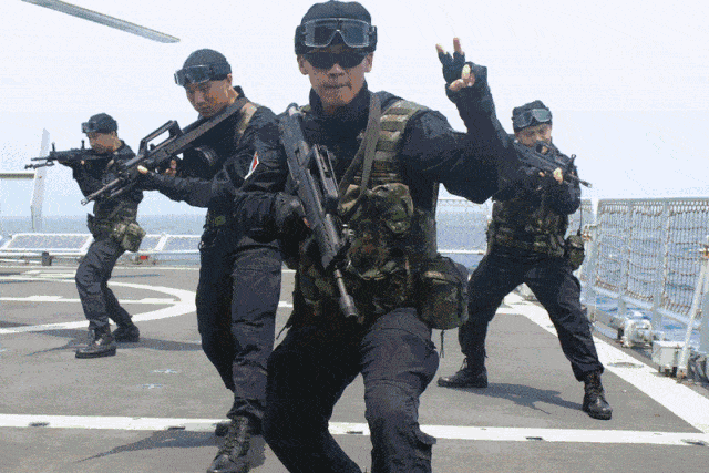 军用手势在部队的应用是非常广泛的,而且作战用途极大,具有战场无声