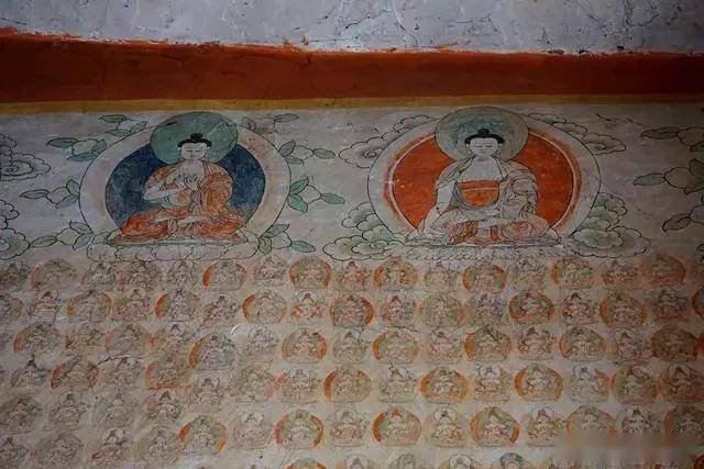 建在悬崖峭壁之上,里面陡峭处,爬得让人手脚并用,三十三天洞,实在让人