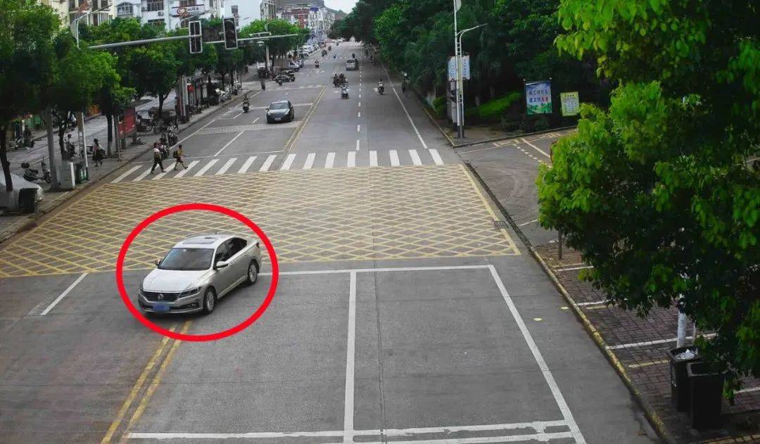 你因为压线被处罚过吗其实有的标线可以压