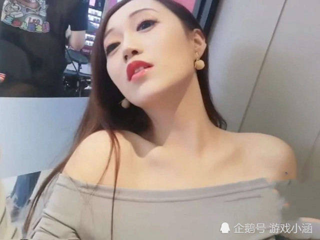 女主播梦蝶被父母查岗,看到满屋子的物品,男粉直言:想做榜一_土豪