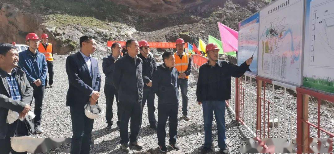 6月18日,果洛州防洪暨地质灾害综合应急演练活动在玛沁县拉加镇举行