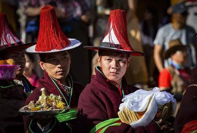 青海同仁六月会丰富多彩神奇的民俗文化活动摄影不言