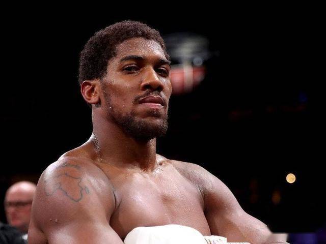 约书亚是否轻视了普列夫?陪练发出警告:对方的技术被低估了