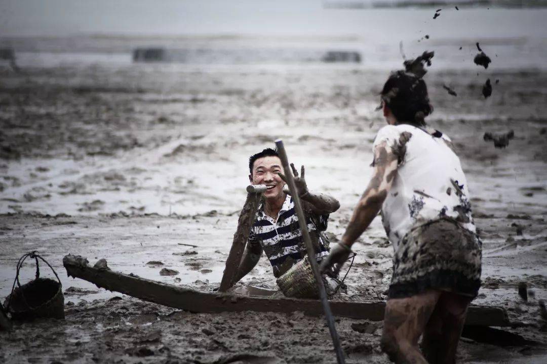 賞紫色馬鞭草花海,探洞滑泥吃海鮮.快來蛇蟠島,清涼一