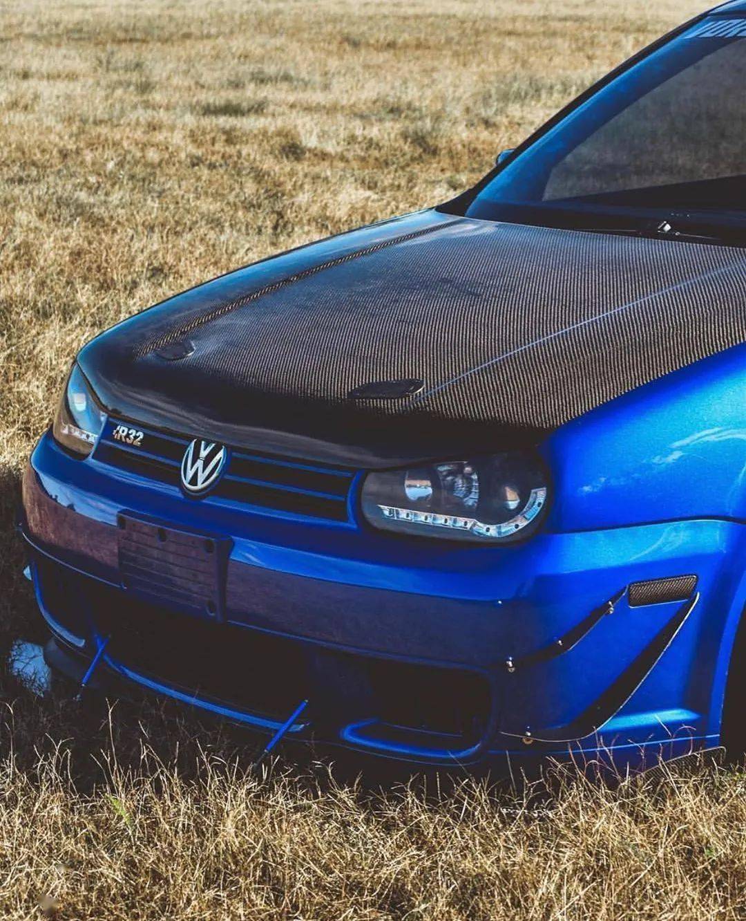 高尔夫mk4r32这犀利的小眼神你中意吗