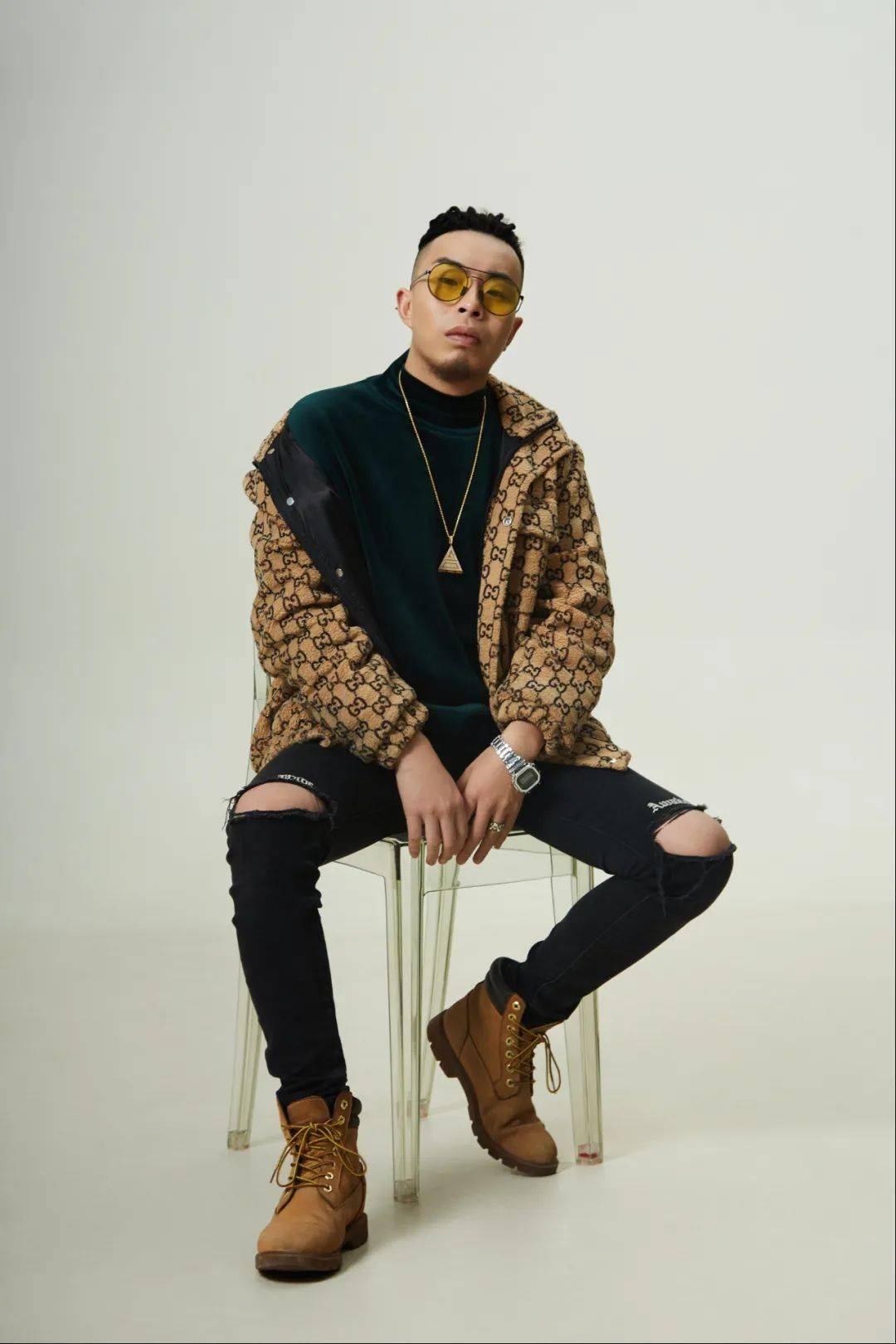 这里cue到了jd和blow fever,"现场最稳的技术流"jd也由说唱机器开始