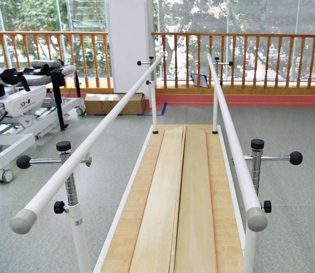 平衡测试训练系统,上肢康复训练器):用于小关节,手精细功能及平衡能力