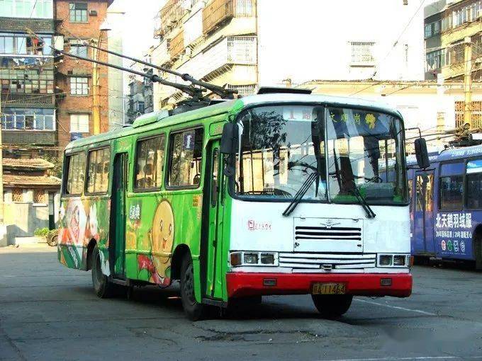 谢子韬纪念南昌公交无轨电车取消11周年