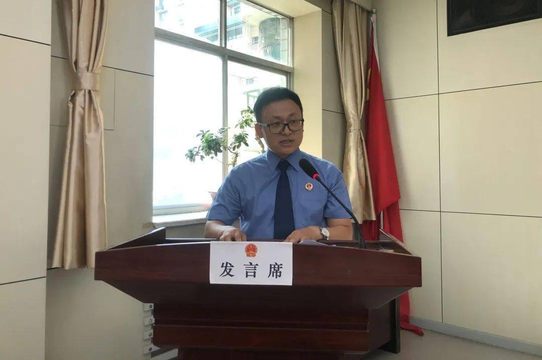 杨海涛 新城区人民检察院检察官 检察官 负责监管场所的安全检查,维护