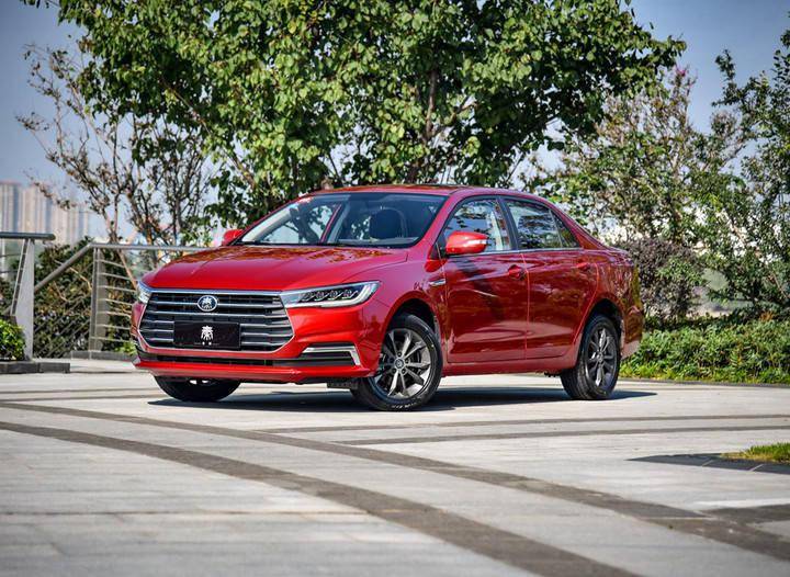 全新比亚迪秦ev将搭磷酸铁锂电池续航增加29km