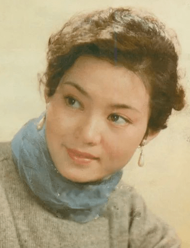 乘风破浪的姐姐之后,披荆斩棘的阿姨们又踏浪而来!_艾琳