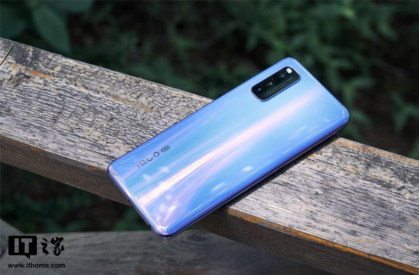 【it之家开箱】iqoo z1幻彩流星配色图赏