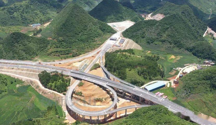 广南高速公路图片