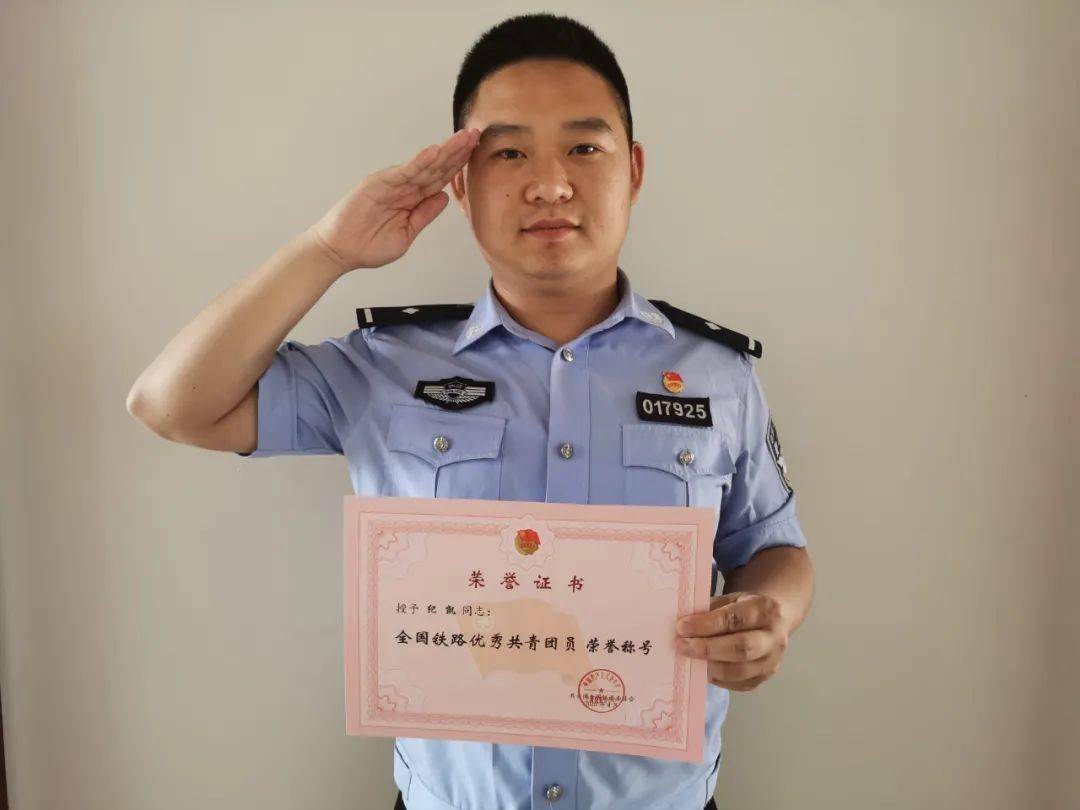 纪凯:"90后"青年民警的抗疫故事