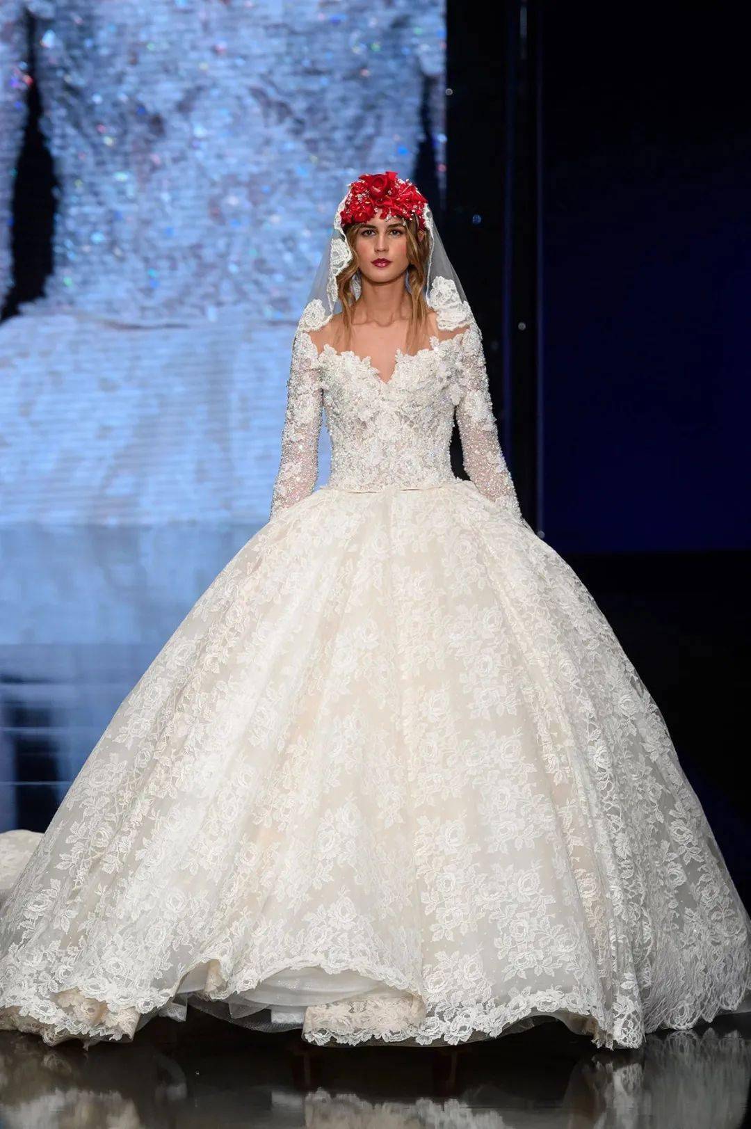 ameliacasablanca的玫瑰婚纱一眼就心动丨2020米兰婚纱时装周