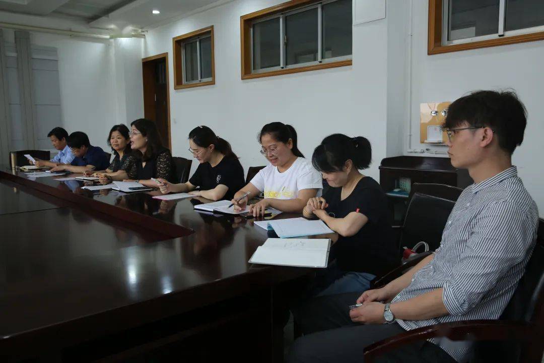 倾听心声,共话成长——运城中学举行青年教师座谈会_手机搜狐网