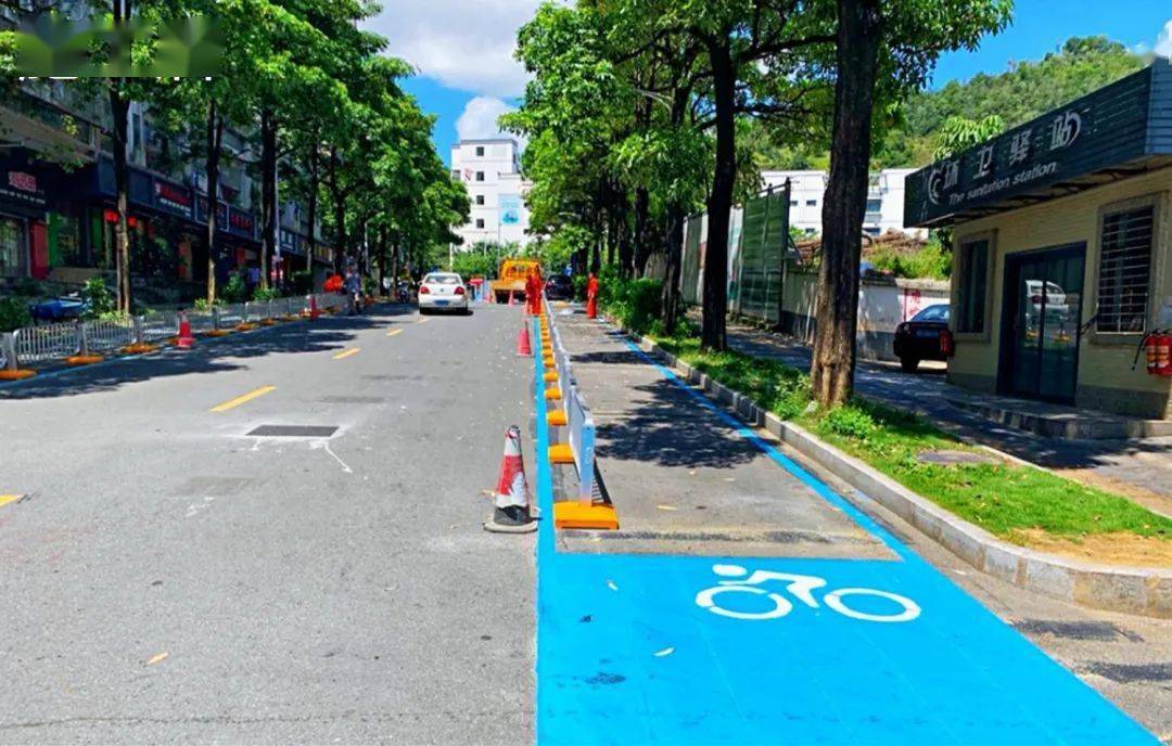 3米宽度的非机动车道将原先违停严重的最右侧