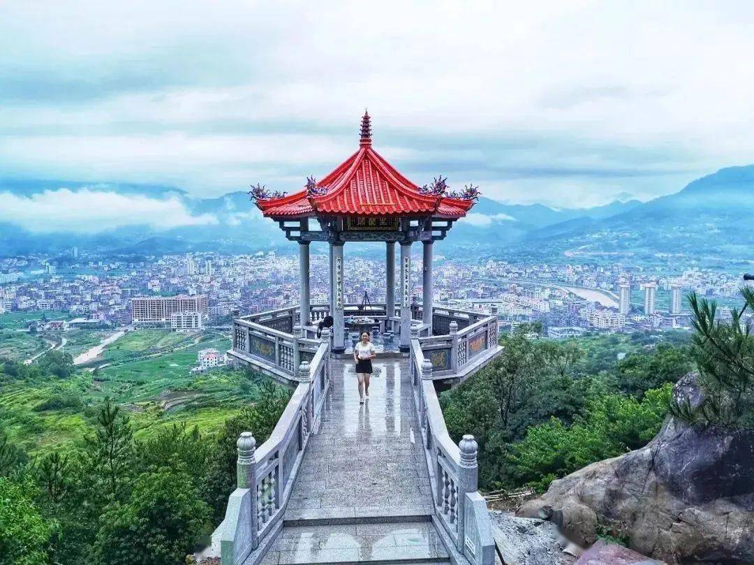 头条金英网在望都阁直播日环食观看量近50万