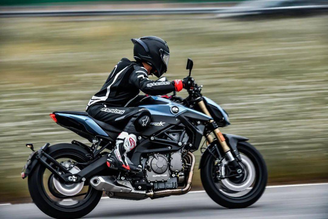 劲擎追五岳独尊唯泰山赛道雷霆追600qjmotor追600十六城试驾品鉴会