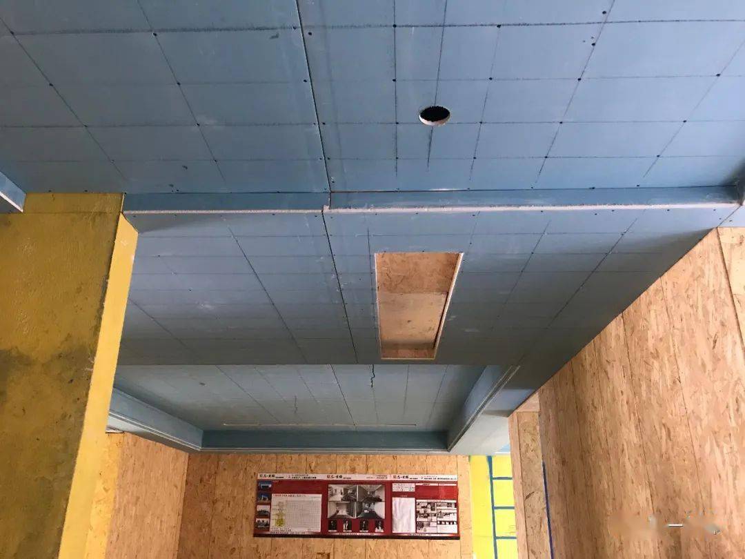 德国可耐福蓝晶石膏板,相比较普通石膏板,他具有:1,加厚纸面增加了