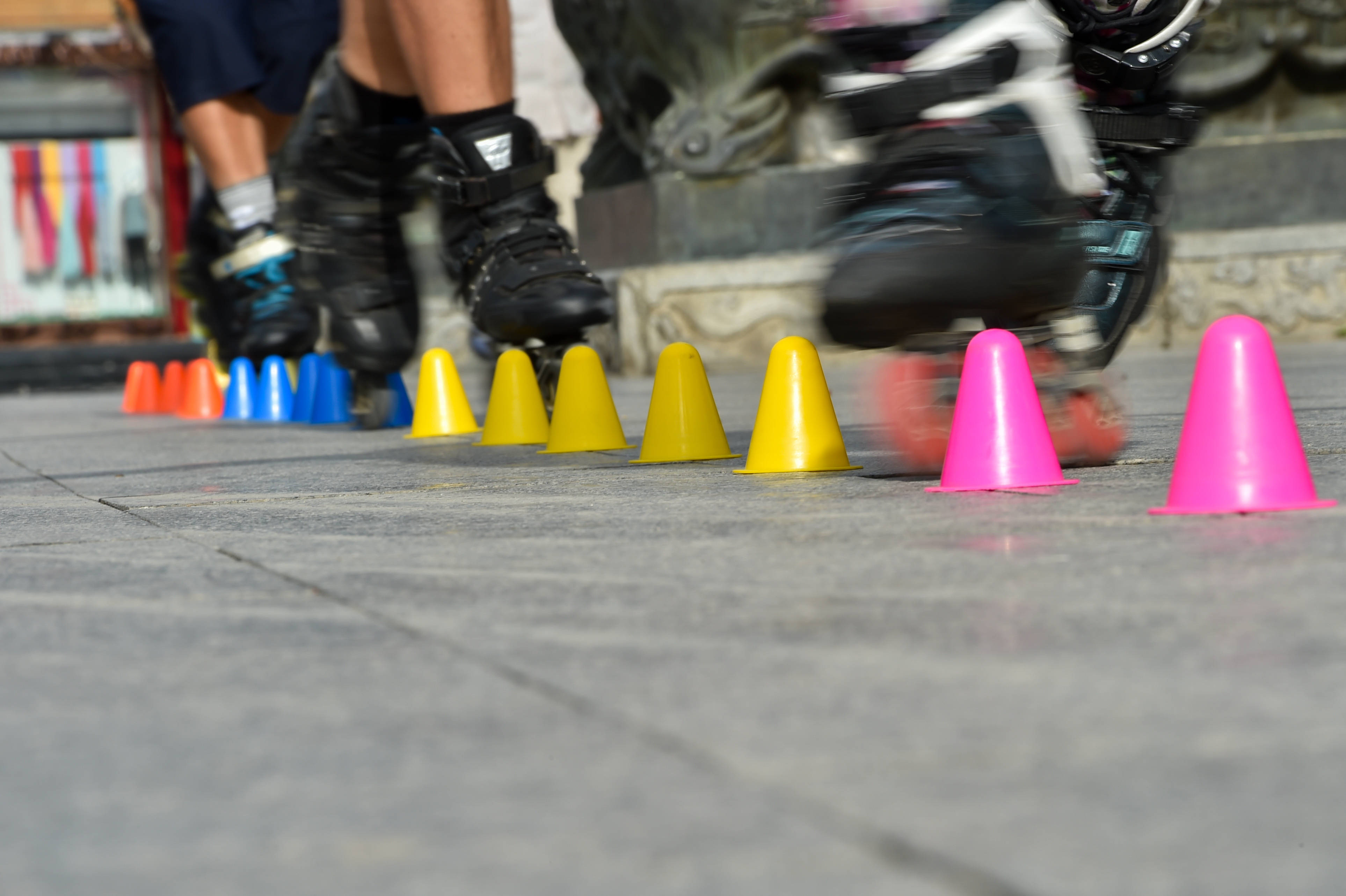 爱上轮滑的大爷