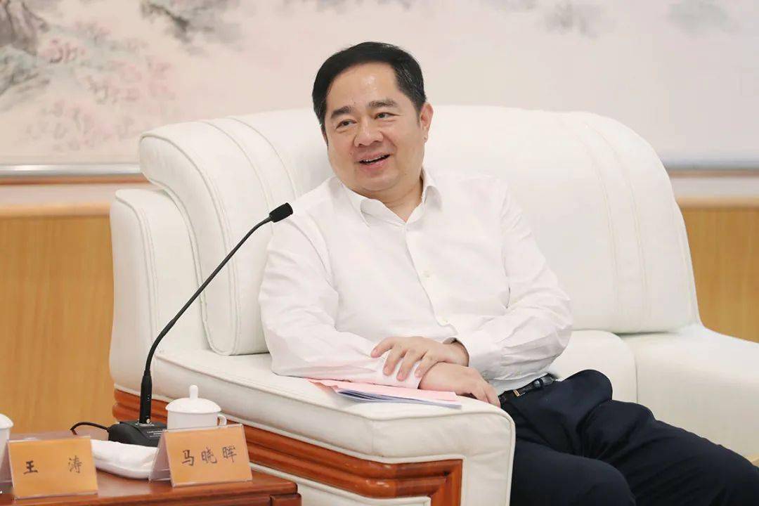 今天下午,嘉兴市委副书记,清华长三角研究院党委书记,院长王涛率队来