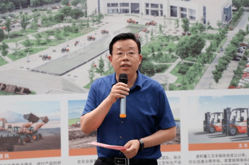 及重工总经理王金华先生携各位高管参加了本次活动,英轩所有员工欢聚