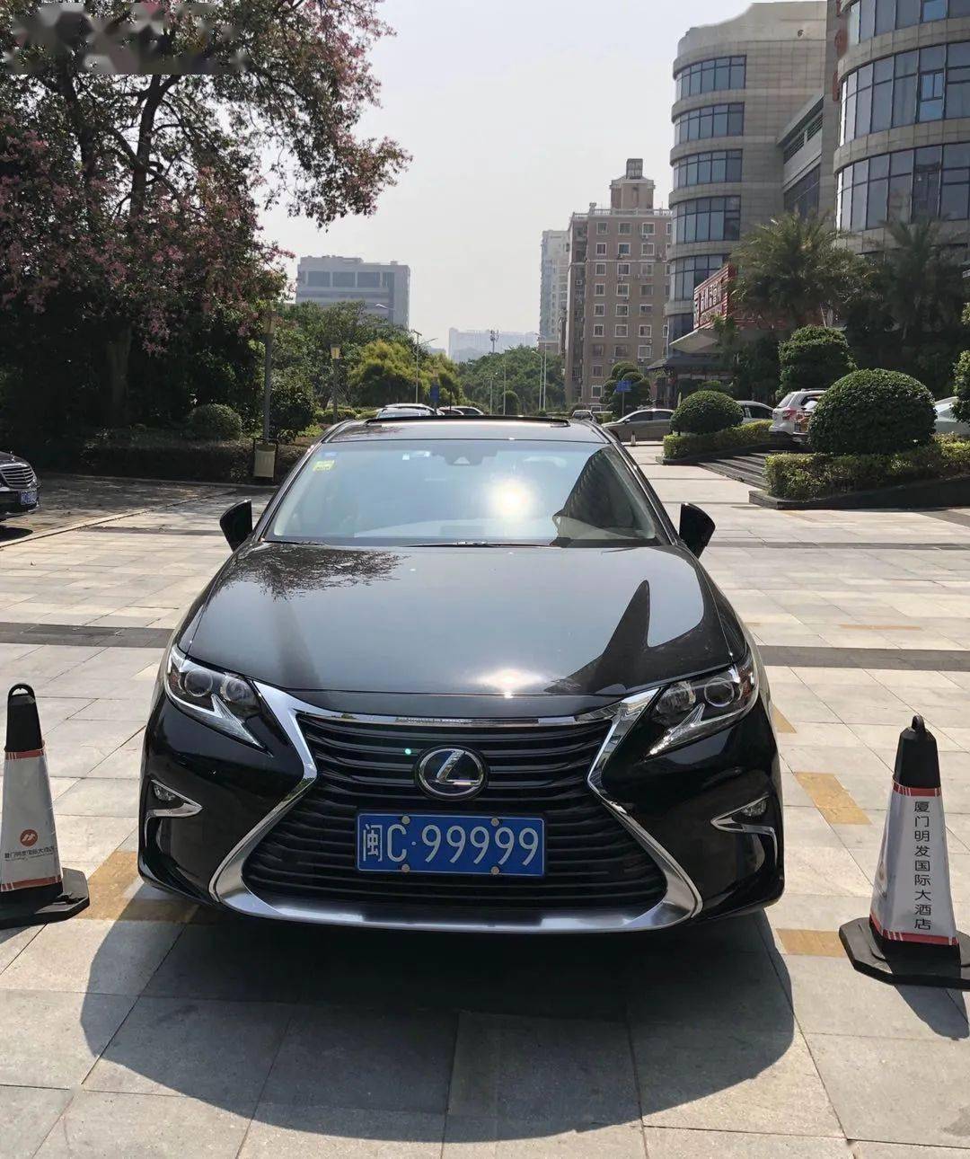 泉州一90后车主为炫耀,p了三种车牌号……抖音上栽了