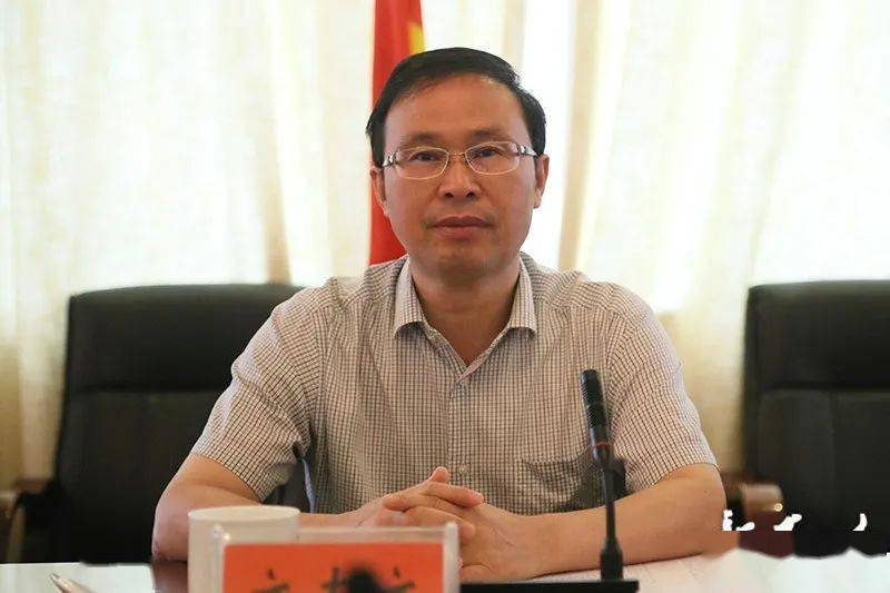 县委副书记,县长文专文参加 .