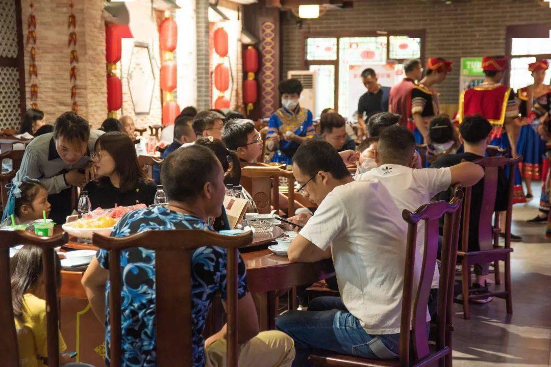 湖南超高人气网红餐饮品牌"文和友"及"火宫殿"即将入驻零陵古城_旅游