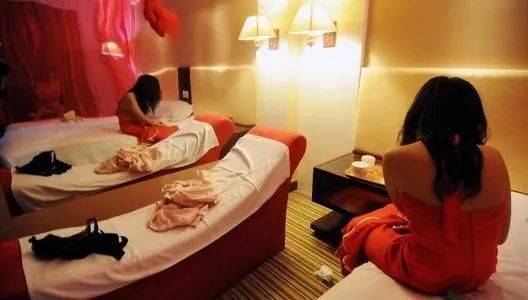潮汕两家沐足店暗藏服务多名卖淫嫖娼男女被抓现行