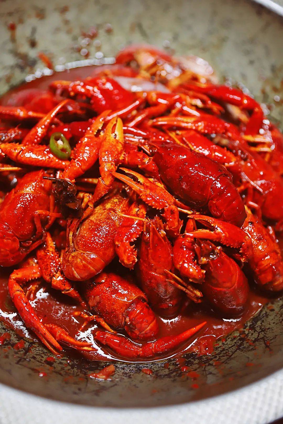 垄断小龙虾界7年的大佬新品一只13斤还是福州人最爱的红糟味
