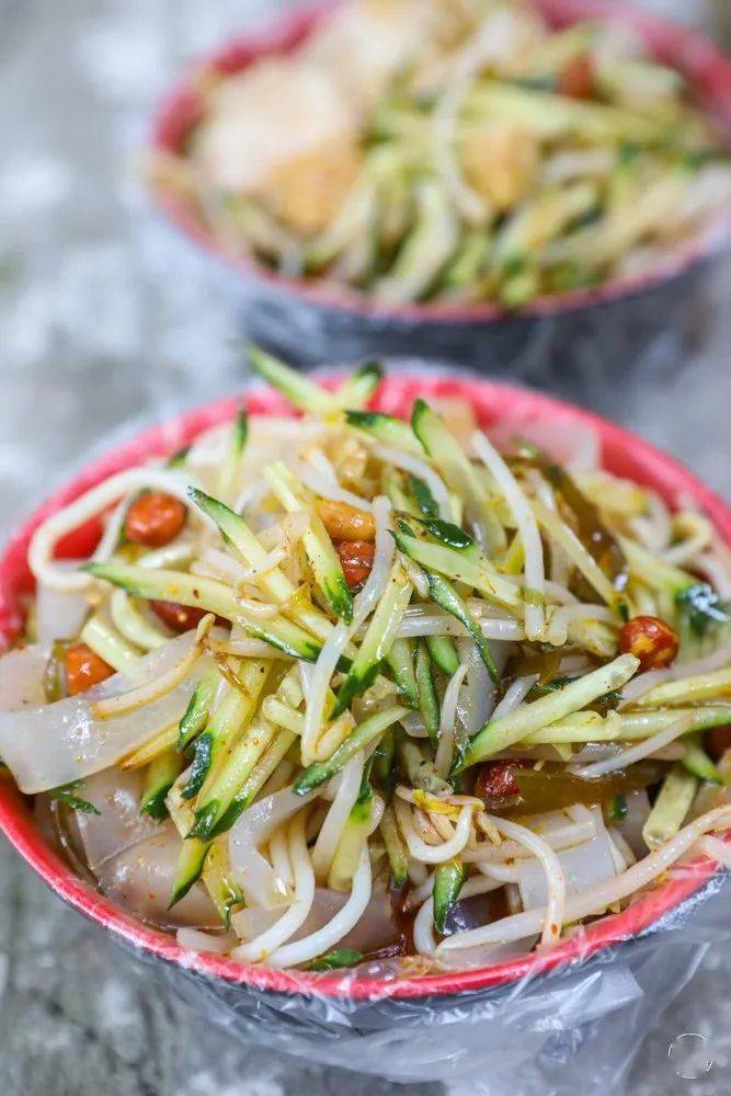 " 宝藏凉皮米线小店