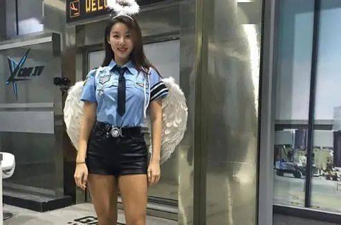 韩国健身女网红"最美警花"李恩壁制服诱惑迷晕小偷