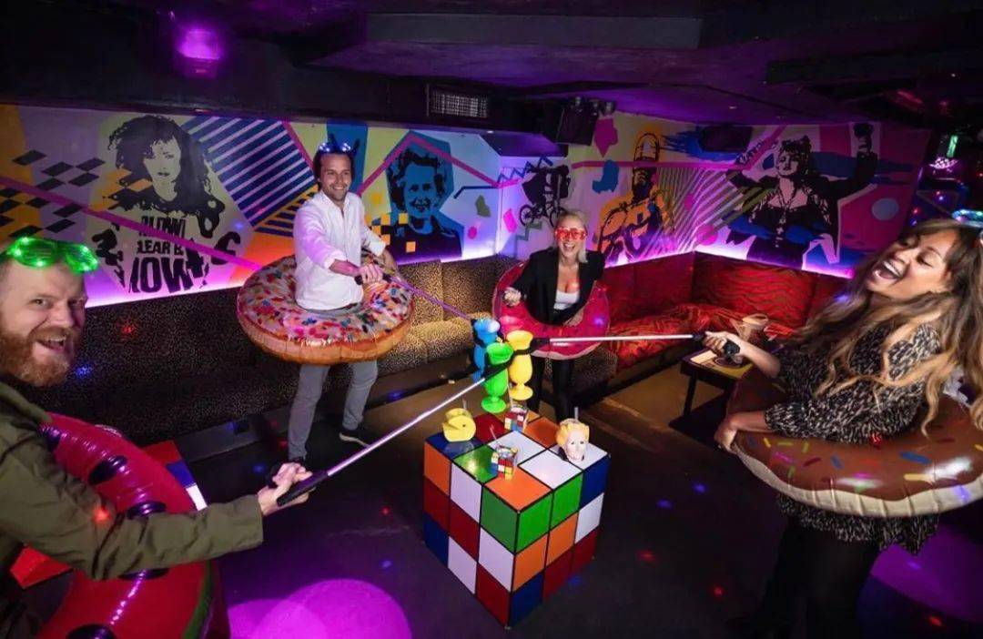 疫情之下如何安全蹦迪看欧洲人如何把它玩出花