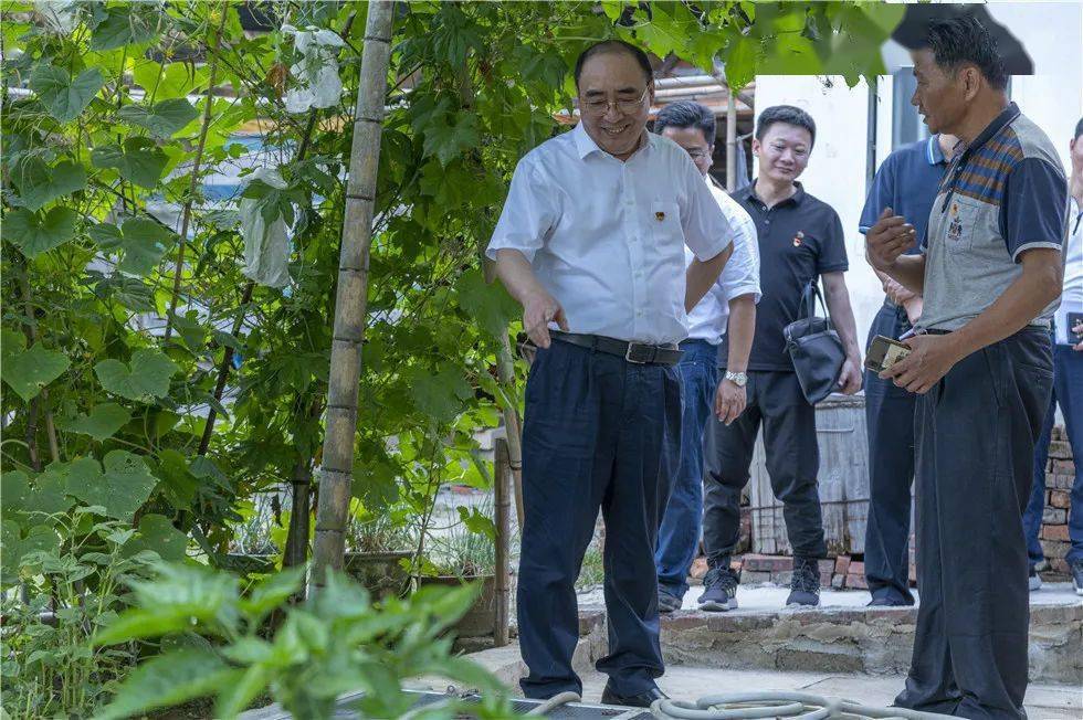 李雅林发挥资源禀赋促进联动发展实现富民兴村