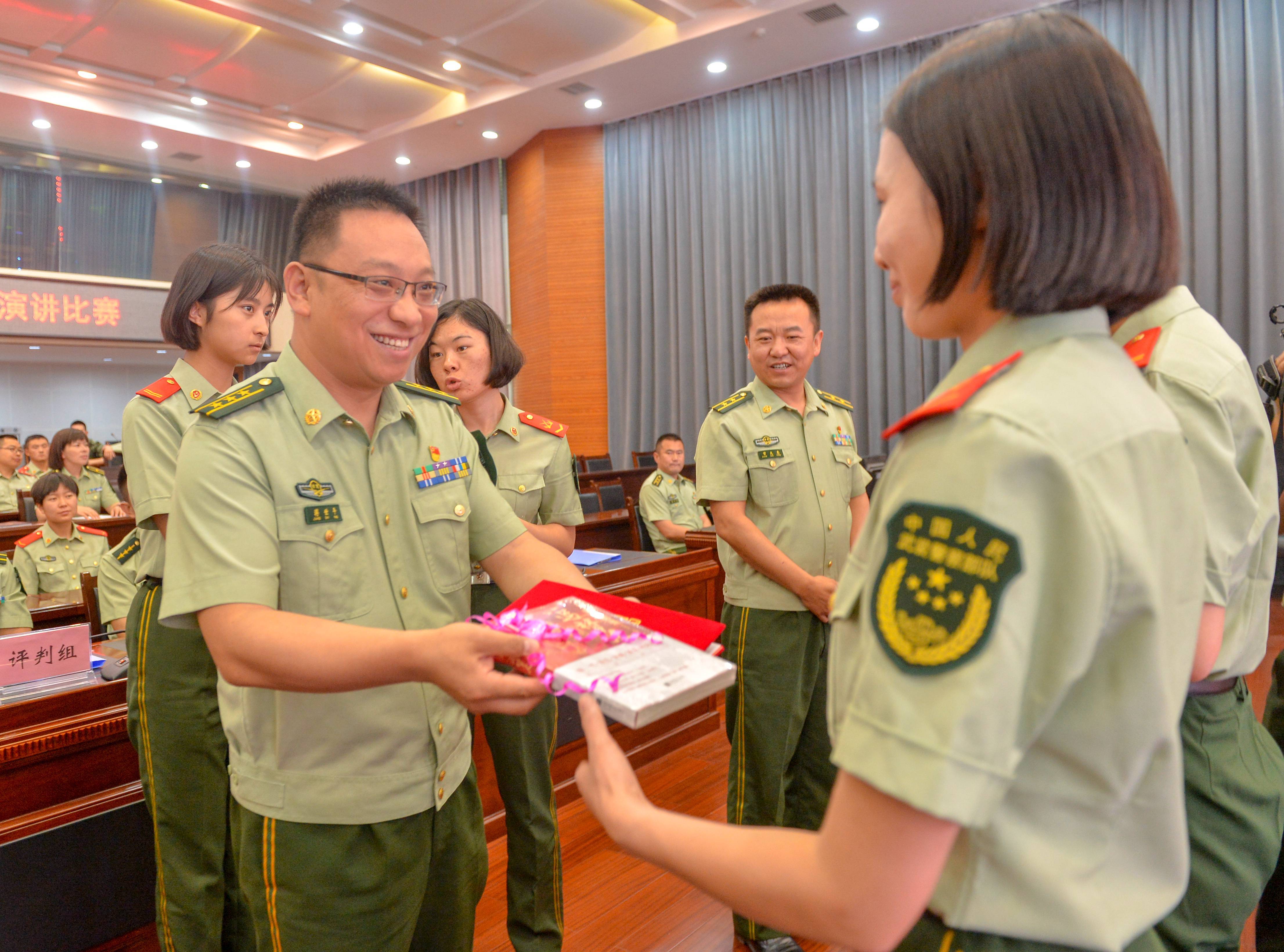 甘肃武警:建党99周年,官兵这样过七一