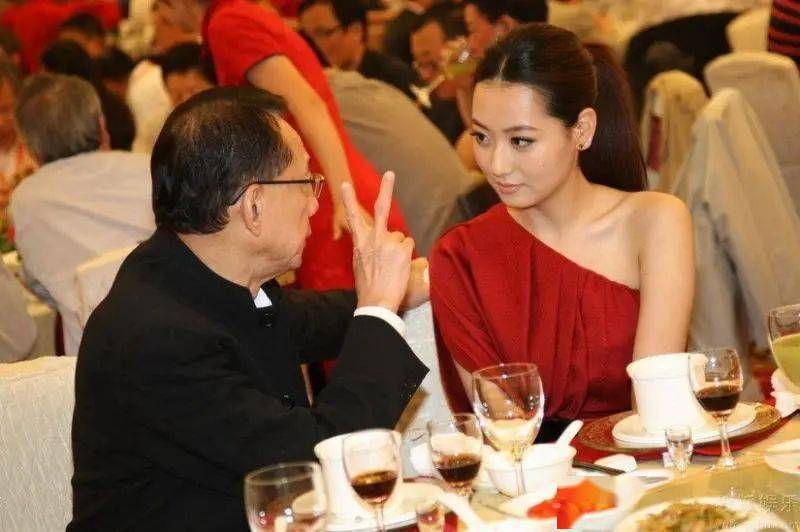 这部影片的男主是徐峥,女演员有范冰冰,黄圣依,宁静等第一部参演的